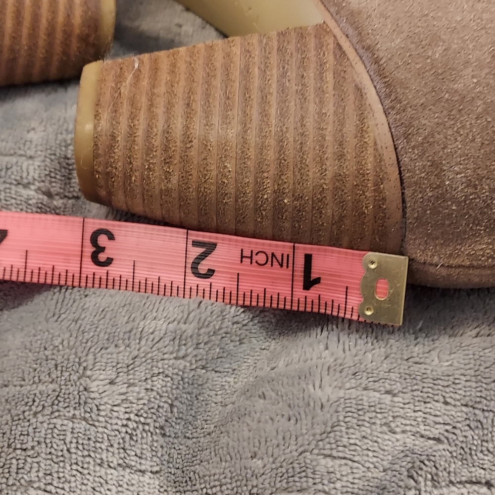 Tahari Camila Booties Suede Tan Beige Fringe Western 8 Boho Festival - Picture 14 of 14